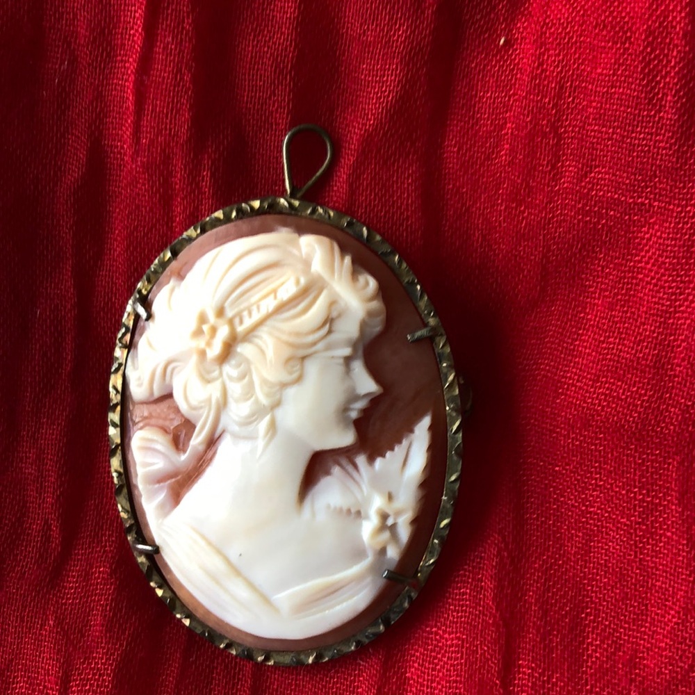 Cameo